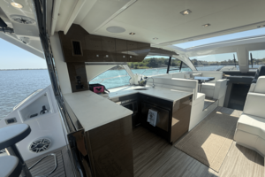 50FT (15.24M) CRUISERS YACHTS