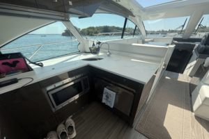50FT (15.24M) CRUISERS YACHTS