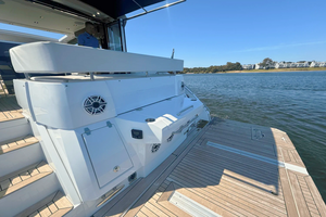 50FT (15.24M) CRUISERS YACHTS