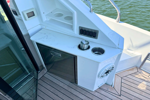 50FT (15.24M) CRUISERS YACHTS