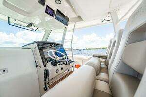 2018 Boston Whaler 380 Outrage thumbnail 30