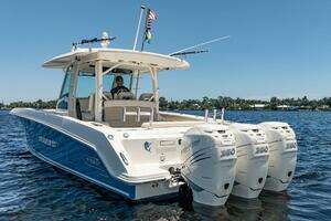 2018 Boston Whaler 380 Outrage thumbnail 50