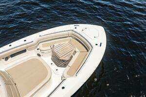 2018 Boston Whaler 380 Outrage thumbnail 9