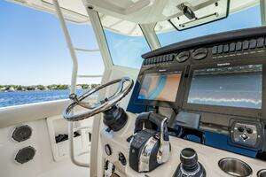 2018 Boston Whaler 380 Outrage thumbnail 27