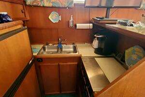 1987 Chris-Craft 362 Catalina thumbnail 11