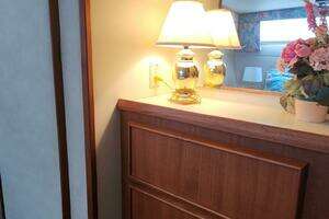 1987 Chris-Craft 362 Catalina thumbnail 25