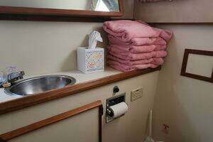1987 Chris-Craft 362 Catalina thumbnail 23