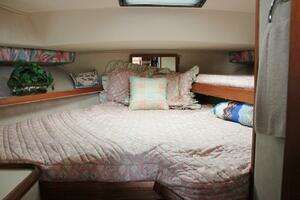 1987 Chris-Craft 362 Catalina thumbnail 26