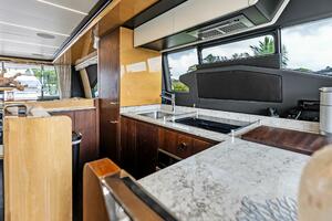72FT (21.95M) AZIMUT