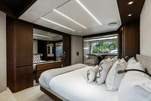 72FT (21.95M) AZIMUT