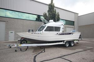 2023 Weldcraft 240 Maverick DV & custom Trailer