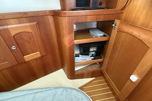 Tova 32ft Legacy Yacht For Sale