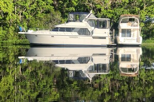 Carver 440 Aft Cabin