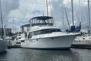 Carver 440 Aft Cabin
