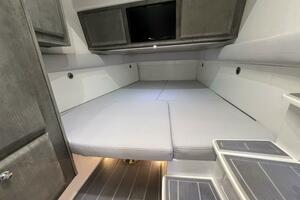 HCB 53 Title Wave - Cabin