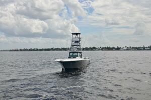 HCB 53 Title Wave - Bow