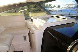 2003 Tiara Yachts 5200 Express thumbnail 35