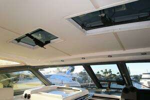 2003 Tiara Yachts 5200 Express thumbnail 38