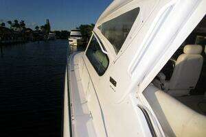 2003 Tiara Yachts 5200 Express thumbnail 50