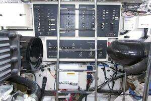 2003 Tiara Yachts 5200 Express thumbnail 53