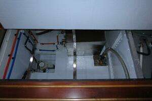 2003 Tiara Yachts 5200 Express thumbnail 24