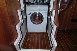 2003 Tiara Yachts 5200 Express thumbnail 13