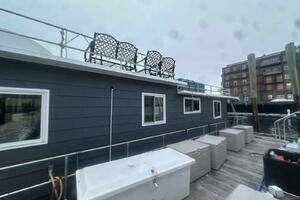 1981 Sumerset Houseboat thumbnail 3
