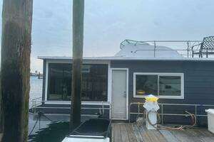 1981 Sumerset Houseboat thumbnail 2