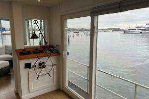 1981 Sumerset Houseboat thumbnail 8