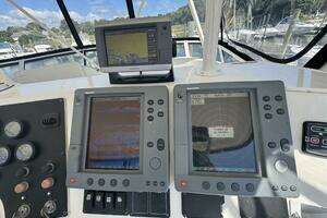 2003 Silverton 42 Convertible thumbnail 21