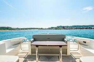 39FT (11.89M) TIARA YACHTS