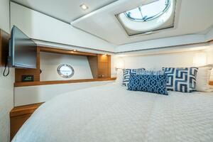 39FT (11.89M) TIARA YACHTS