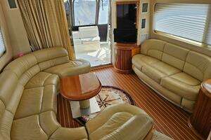 2003 Azimut 46 Motor Yacht thumbnail 2