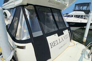 2003 Azimut 46 Motor Yacht thumbnail 8