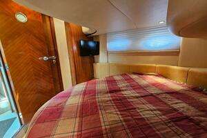 2003 Azimut 46 Motor Yacht thumbnail 23