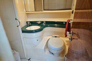 2003 Azimut 46 Motor Yacht thumbnail 24
