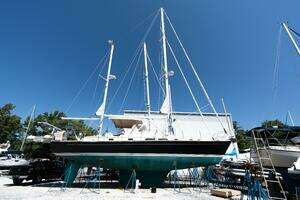 Altair 2002 Passport Yachts 470 Center Cockpit Ketch Yacht For Sale in Annapolis MD