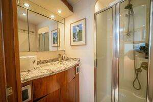 2017 Viking 62 Convertible thumbnail 24