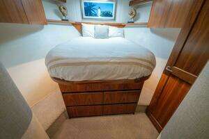 2017 Viking 62 Convertible thumbnail 21