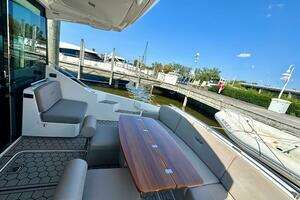 2017 Tiara Yachts 53 Coupe thumbnail 11