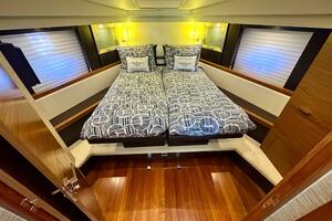 53FT (16.15M) TIARA YACHTS