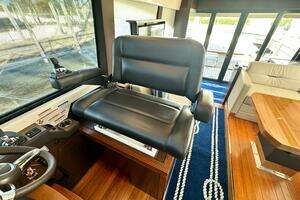 2017 Tiara Yachts 53 Coupe thumbnail 21