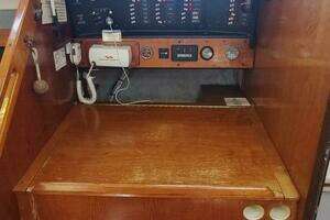 1987 Hunter 37 Legend thumbnail 38