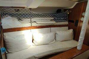 1987 Hunter 37 Legend thumbnail 44