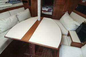 1987 Hunter 37 Legend thumbnail 43