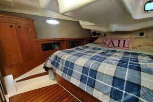 1987 Hunter 37 Legend thumbnail 29
