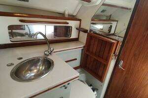 1987 Hunter 37 Legend thumbnail 33