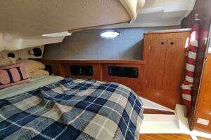 1987 Hunter 37 Legend thumbnail 28