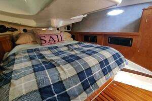 1987 Hunter 37 Legend thumbnail 30