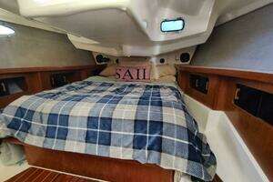 1987 Hunter 37 Legend thumbnail 27